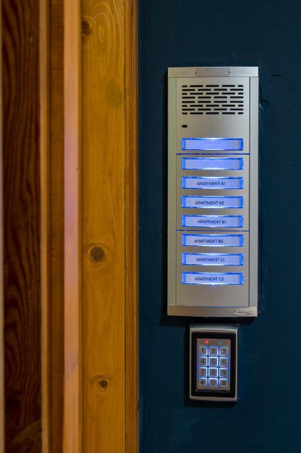 Chroma Lodge Rafina エクステリア 写真