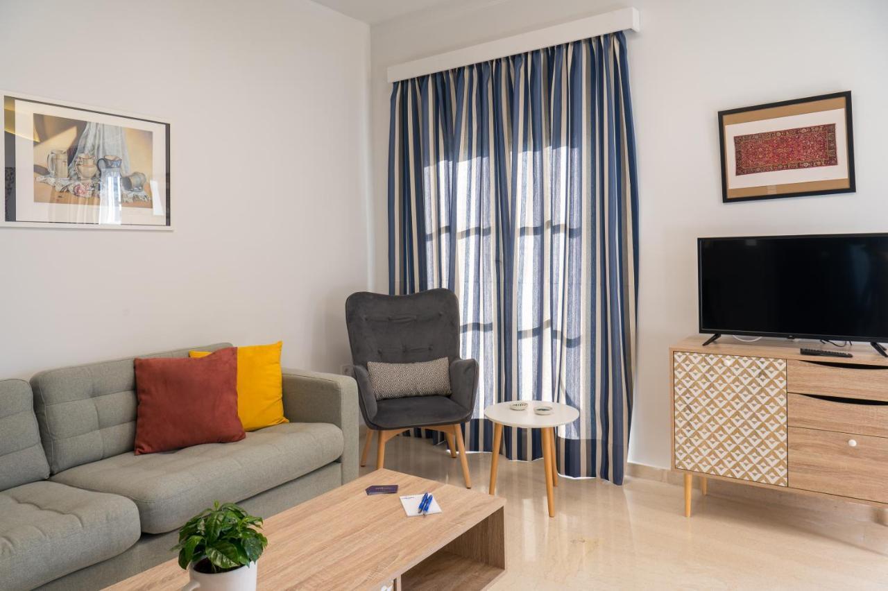 Chroma Lodge Rafina エクステリア 写真