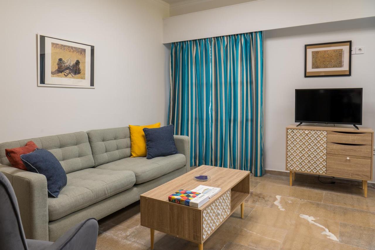 Chroma Lodge Rafina エクステリア 写真