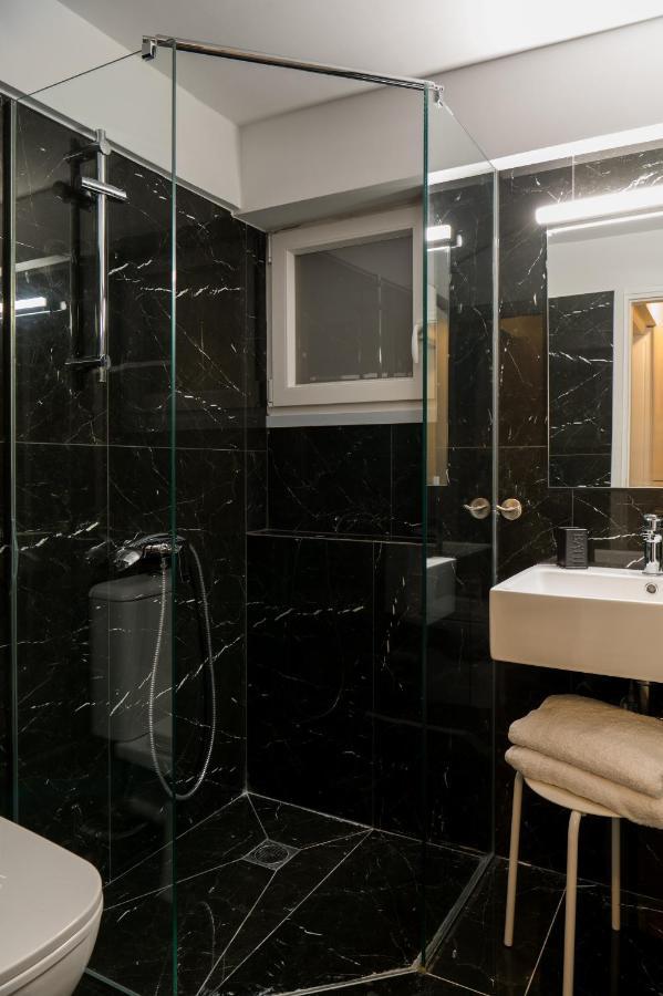 Chroma Lodge Rafina エクステリア 写真