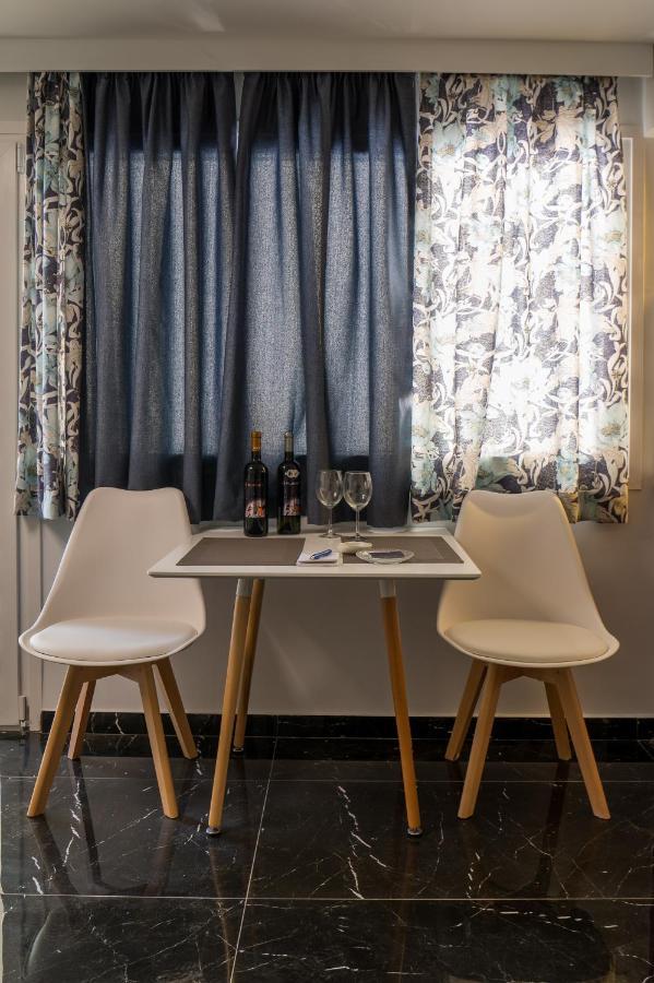 Chroma Lodge Rafina エクステリア 写真